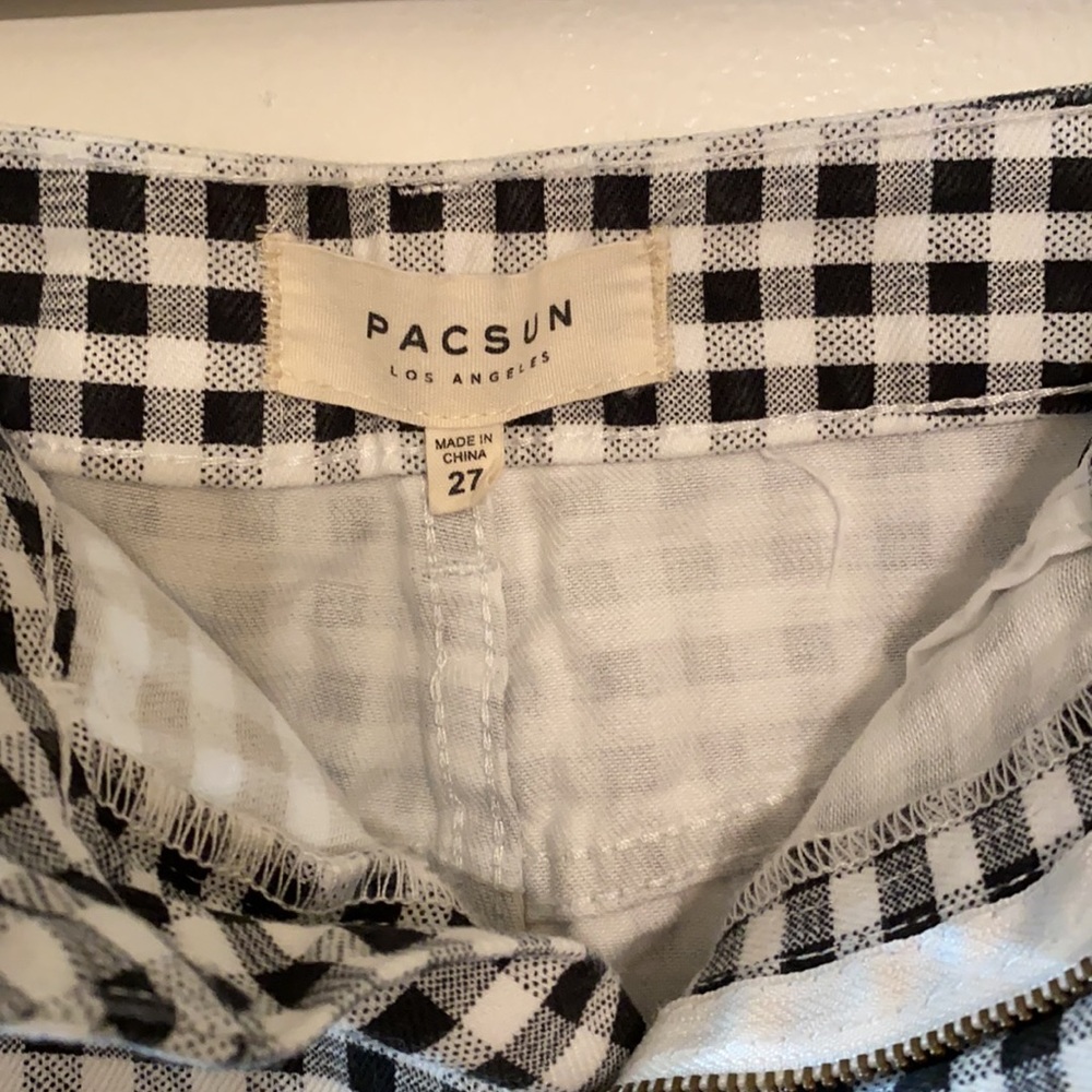 Skirt from PacSun. Size 27 - Picture 3 of 3